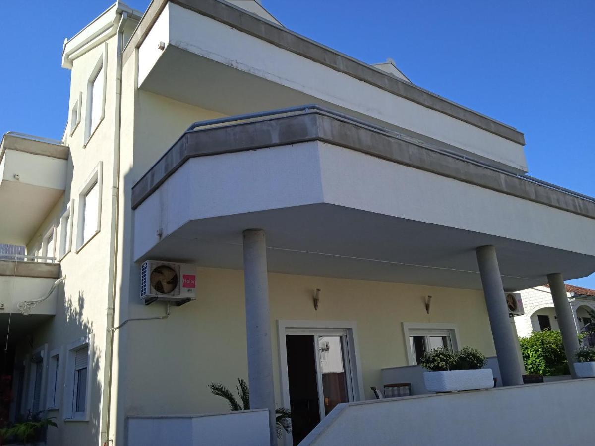 Apartments Blazenka Trogir Luaran gambar